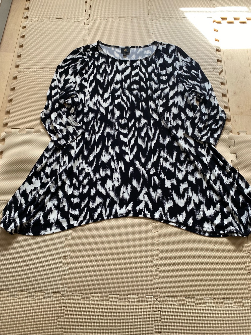 JM Collection Black and White Abstract Knit Swing Top 3/4-Sleeve Size XXL